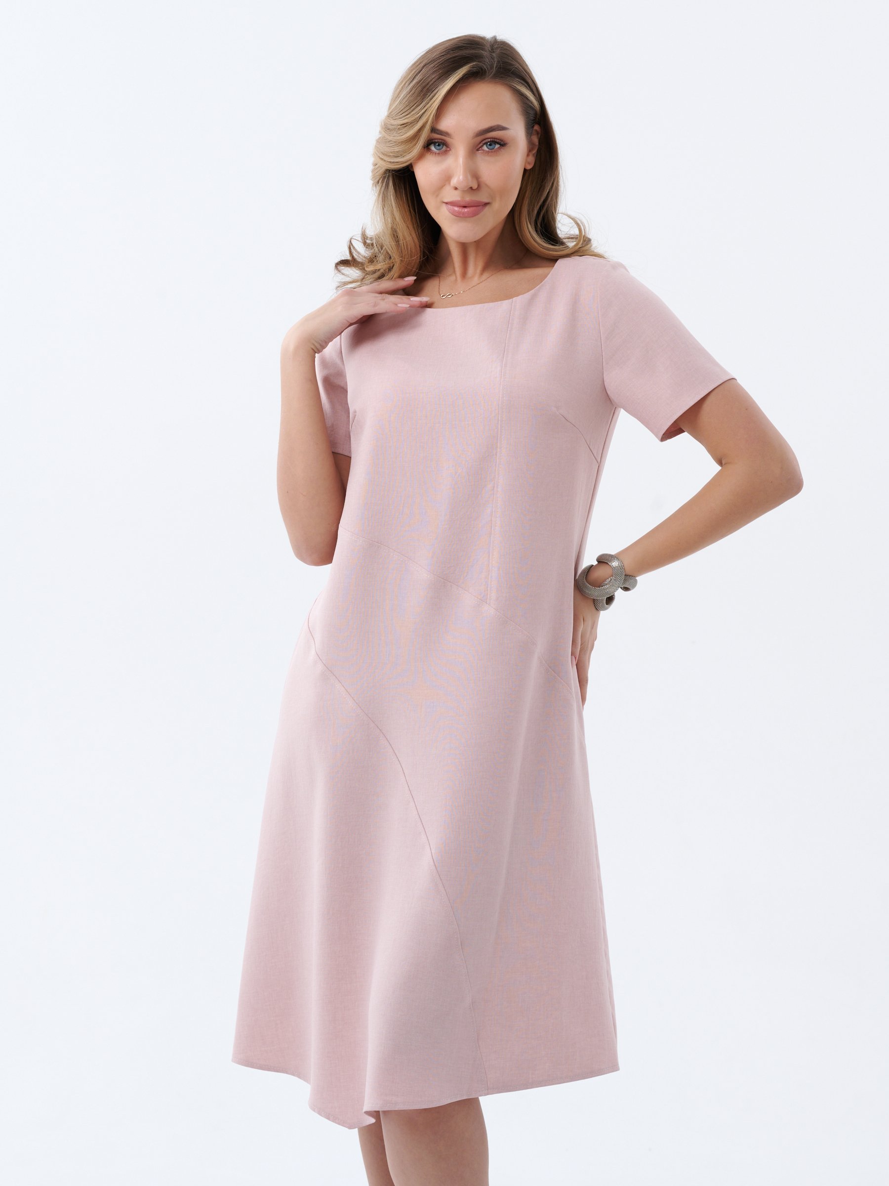 Платье с ассиметричной линией низа пудровое 