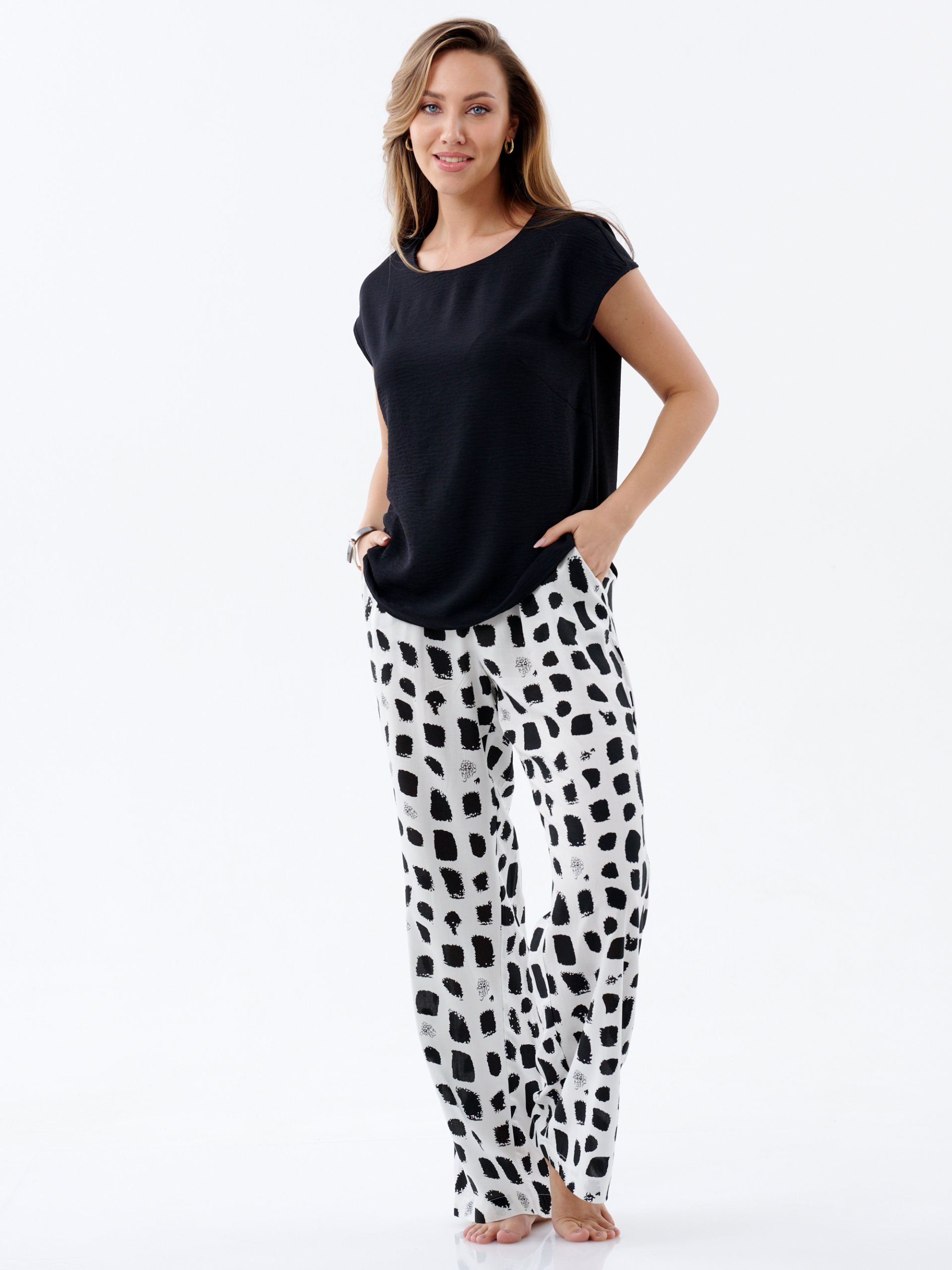 Шелковая блузка без рукавов черная